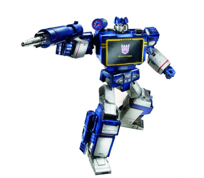 311420-Transformers-Masterpiece-Soundwave-robot02