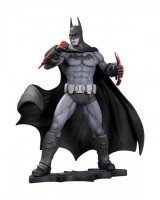 BM_AC_Batman_Statue
