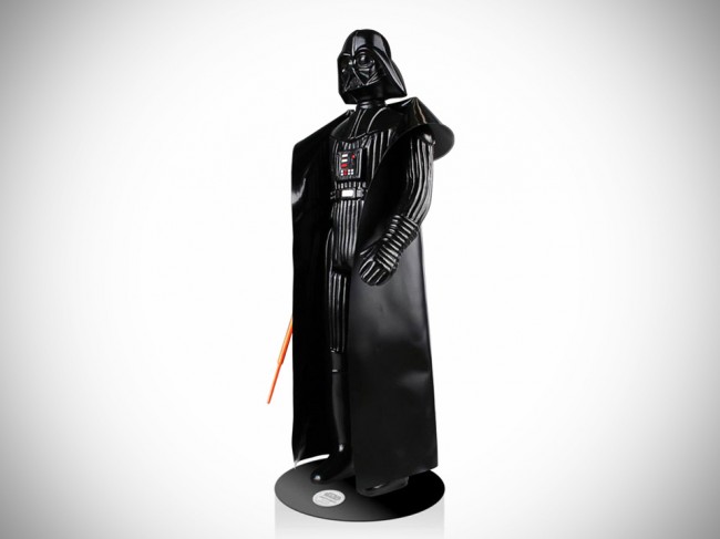 Darth-Vader-Life-Size-Vintage-Monument-alternate-image