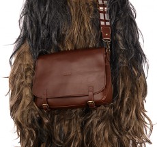 ef32_chewbacca_messenger_bag_main