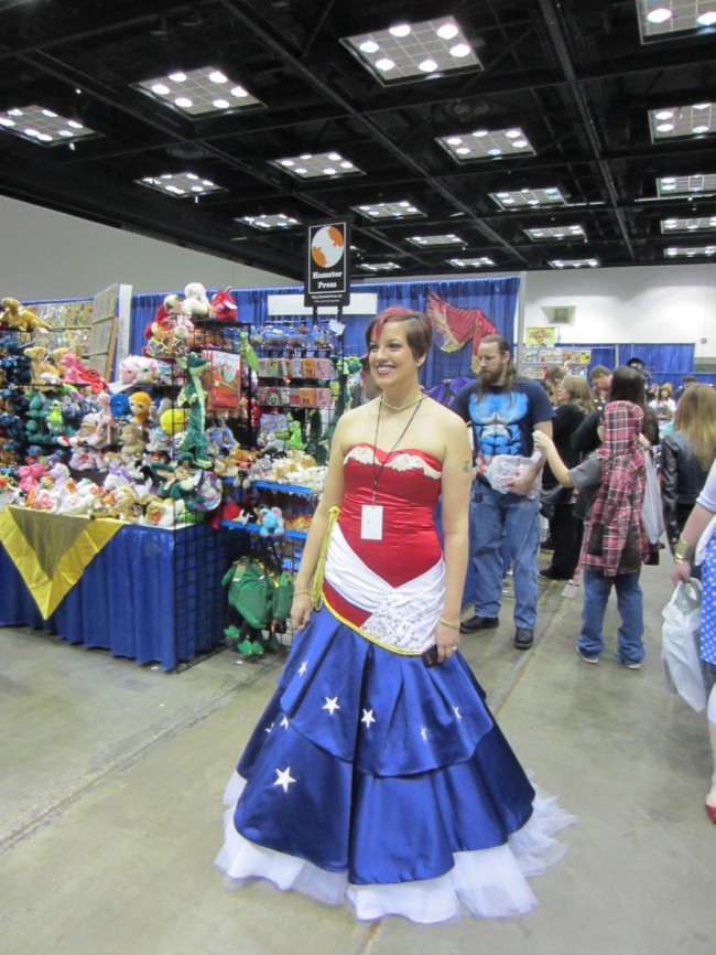 indiana-comic-con-2014-cosplay-wonder-woman-dress