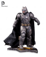 BMvSM-Batman-Armored-Statue-559b640ea95c93-41276632-a5a2a