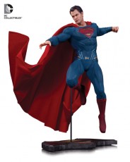 BvS-DoJ-Superman-Statue-559b644e67c8d2-01878220-9aed3