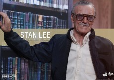 stan-lee-sixth-scale-hot-toys-902580-02