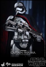 star-wars-captain-phasma-sixth-scale-hot-toys-902582-07