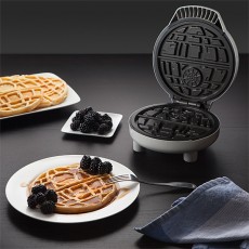 ThinkGeek- DeathStar -Waffle-2