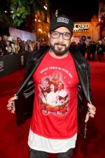 684074511ML00005 The World