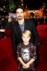 684074511TM00020 The World