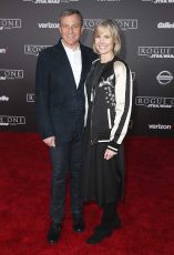 684074511TM00052 The World