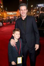 684074511TM00079 The World