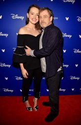 700048058TM00016 Disney s D 1