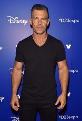 700048058TM00026 Disney s D 1