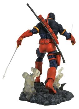 Diamond Select Toys announces new products headed our way 4 DC GalleryDeathstroke2