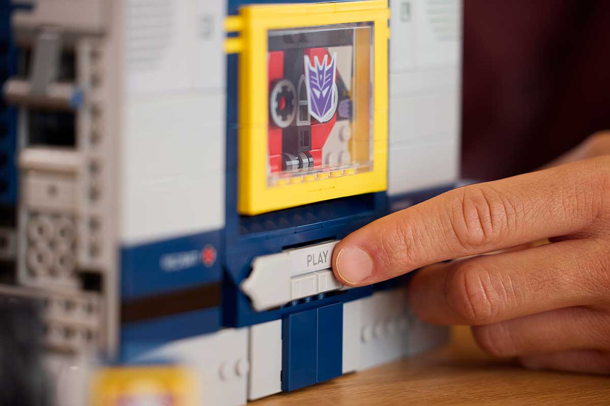 SDCC'25: New Transformers toys and action figures 279 10358 Lifestyle Build 04 1